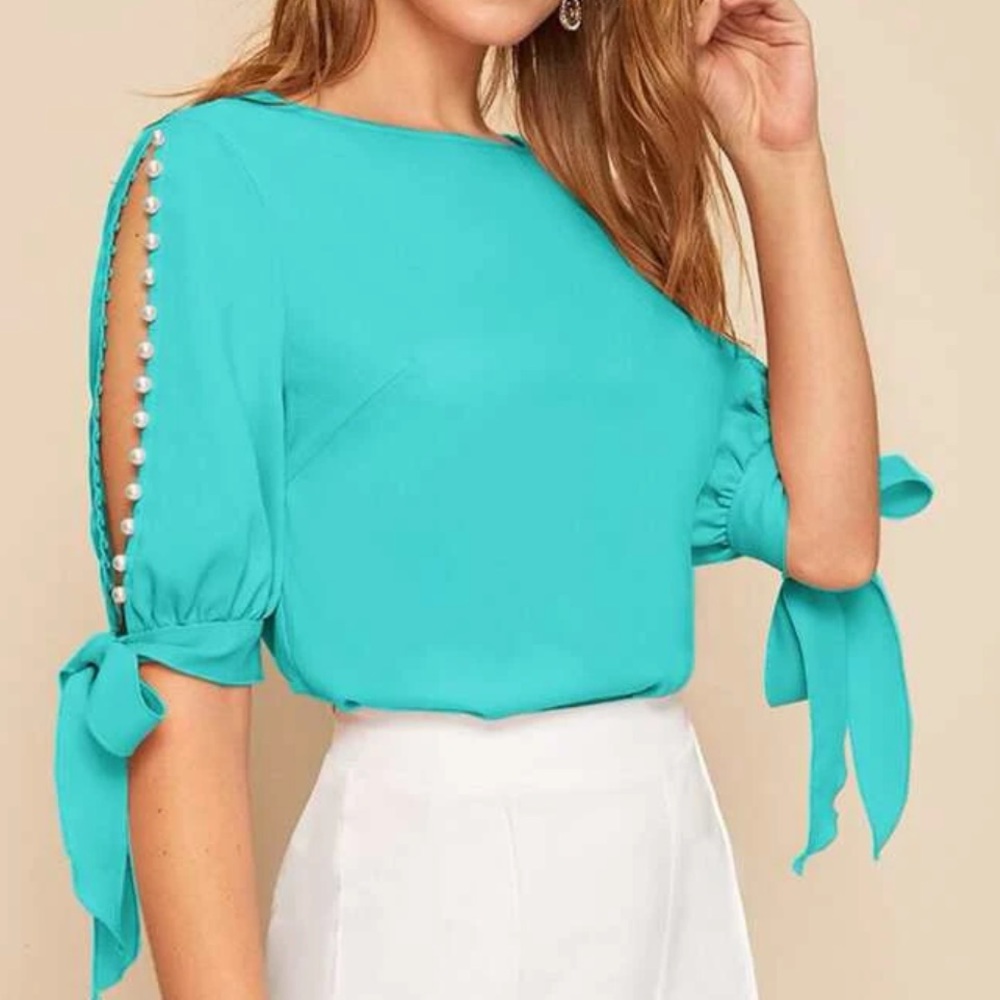 ❤️Pretty aqua coloured blouse with pearl detailed split sleeves. NWOT